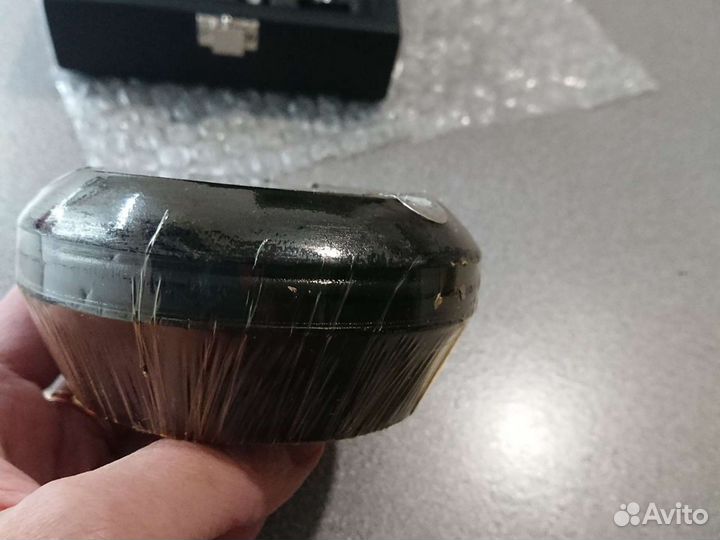 Пепельница из натурального дерева с чеканкой