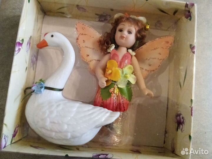 Коллекционная фарфоровая куколка фея