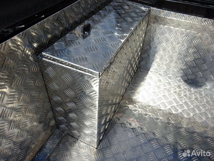 Обшивка кузова mitsubishi L200 не крашенный