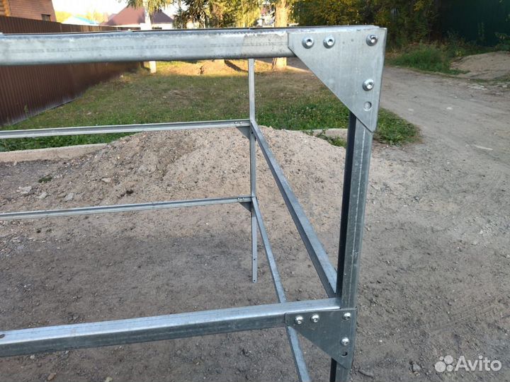 Тент с каркасом для прицепа 