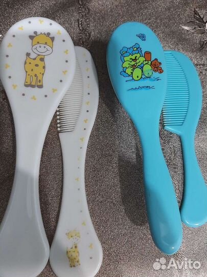 Набор расчесок, зубная щетка на палец