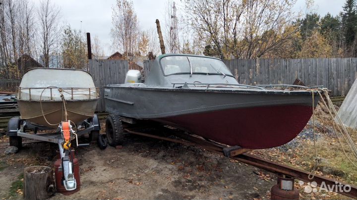 Лодка Амур-М с мотором