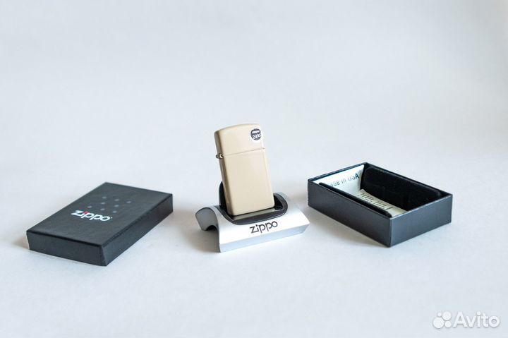 Новая зажигалка Zippo Flat Sand Slim