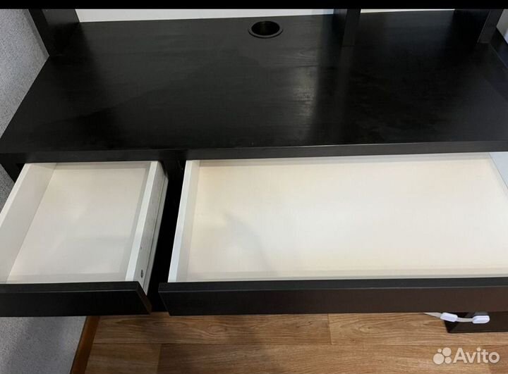 Письменный столик IKEA