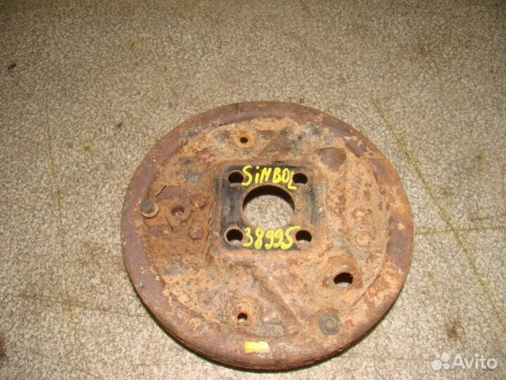 Щит опорный задний правый Renault Symbol 1