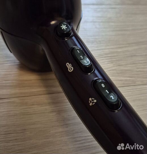 Профессиональный фен для волос Rowenta