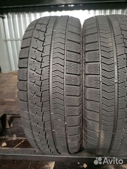 Bridgestone Blizzak VRX 215/55 R17 94S