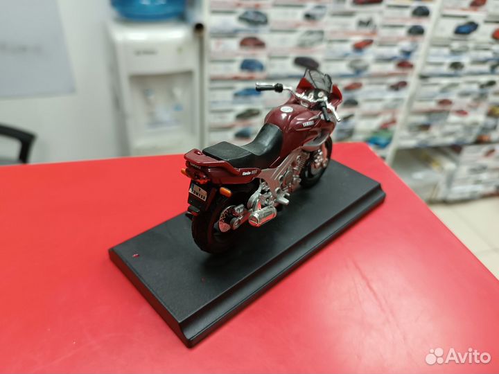 Yamaha TDM850 1:18 Welly