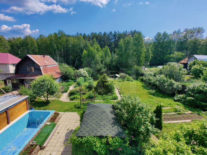 Дом 218 м² на участке 12 сот.