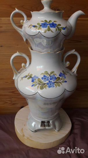Фарфоровый чайник