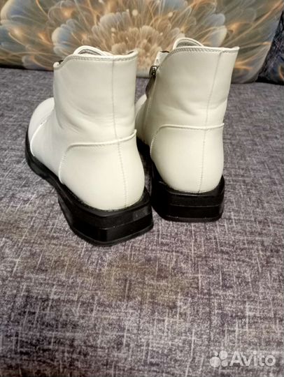Женские ботинки