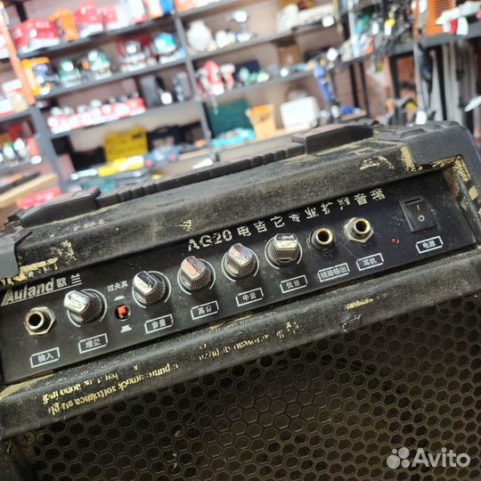 Комбо-усилитель Комбо-усилитель