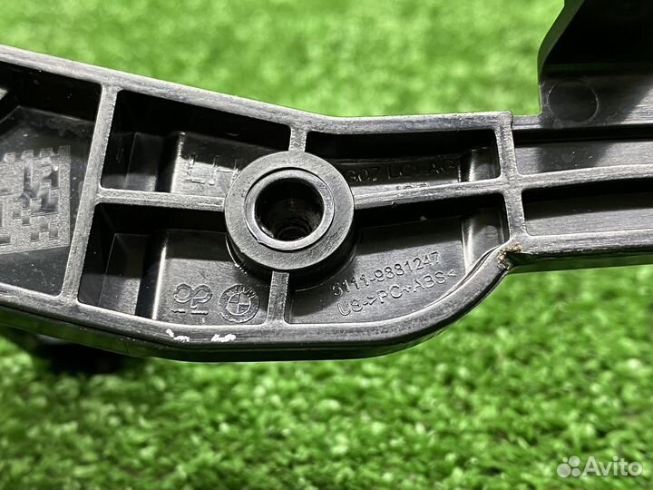 Направляющая бампера левая BMW X7 G07