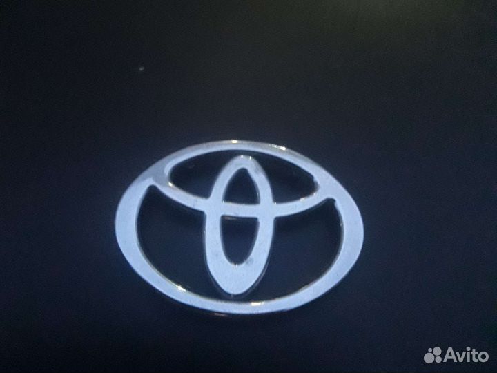 Эмблема Значек Toyota Тойота