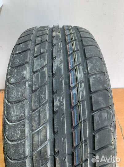 Dunlop SP Sport 2000 235/45 R17 94Y