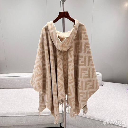 Пончо fendi