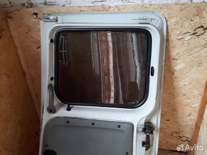 Дверь задняя правая рено Kangoo 1