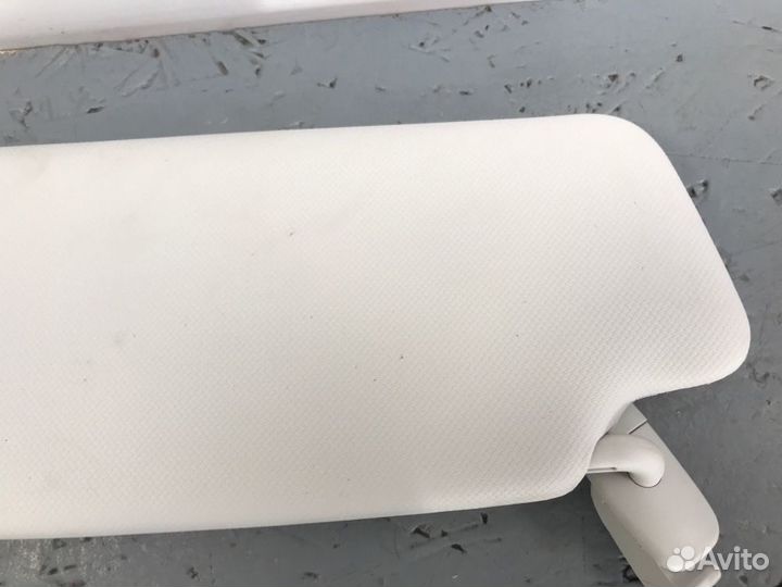 Козырек солнцезащитный передний правый Audi A5 8T