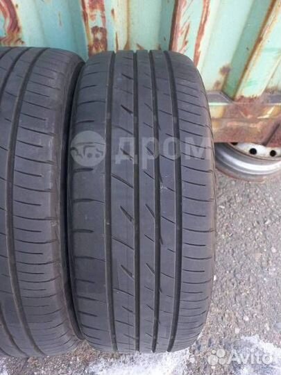 Bridgestone Playz PX 215/45 R17