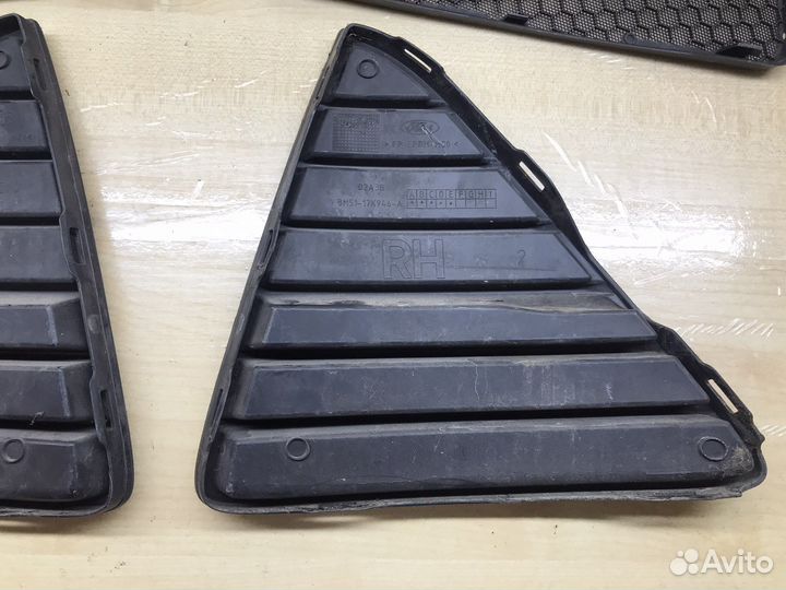 Накладка переднего бампера под номер Ford Focus 3