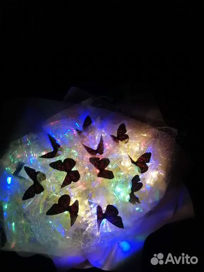 Букет из бабочек с подсветкой