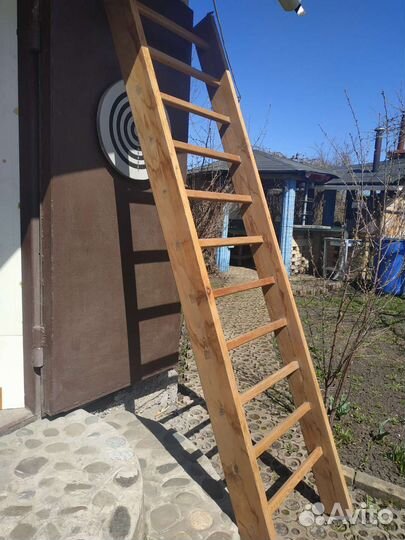 Лестница деревянная 