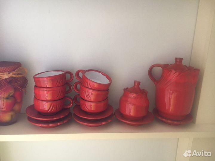 Заварочный чайник и сервиз