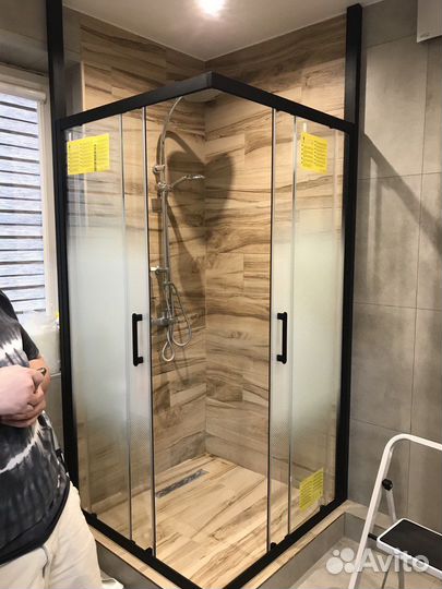 Установка и монтаж душевых кабин и сантехники