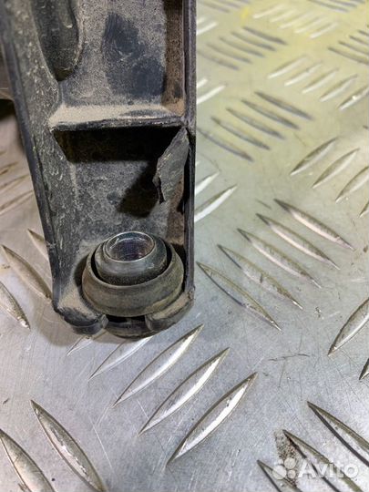 Корпус воздушного фильтра Toyota Hilux (2015-2021)