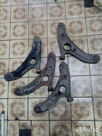 Рычаг передний подвески Kia Hyundai Rio Solaris