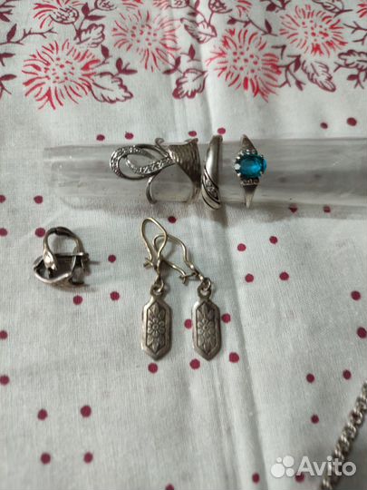 Ретро броши