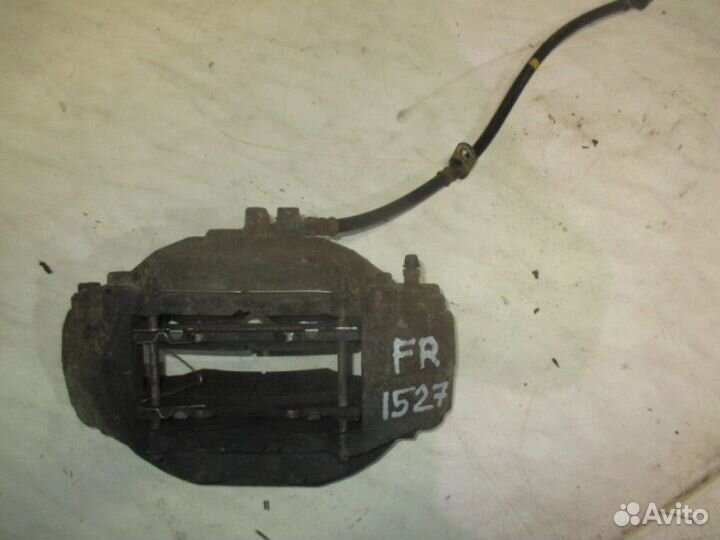 Суппорт передний правый Lexus LX570