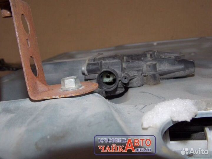 Стеклоподъемник передний правый Nissan Qashqai J10