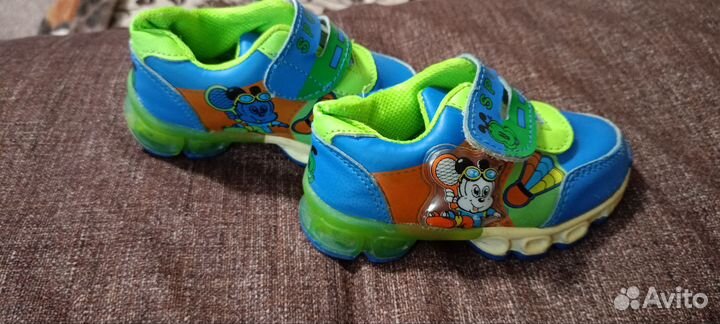 Кроссовки детские