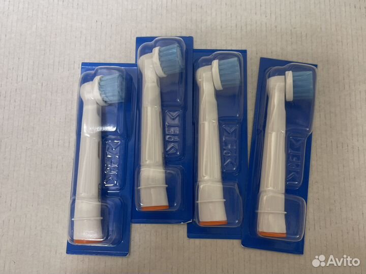4 Насадки для электрической щетки oral b