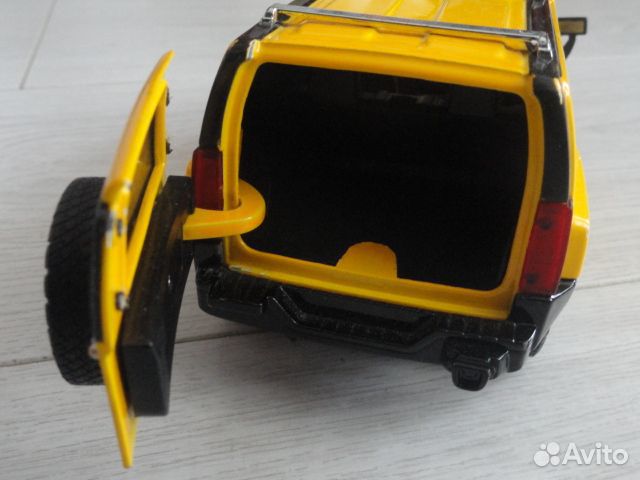 MSZ 1:24 Hummer H3 желтая свет звук