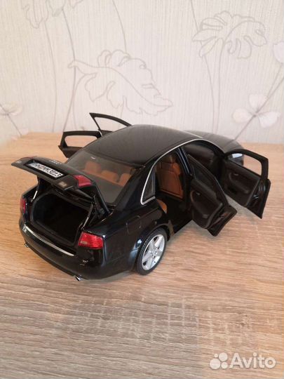 Audi A4 B7 Minichamps 1:18