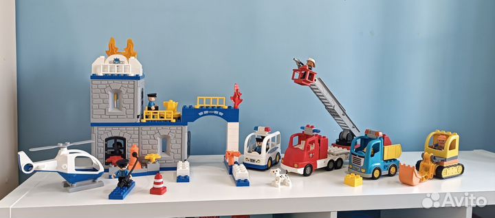 Конструкторы, космические игрушки, глобус