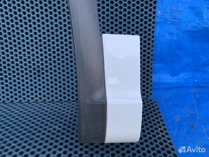 Накладка крыла R - line Tiguan с 2011г