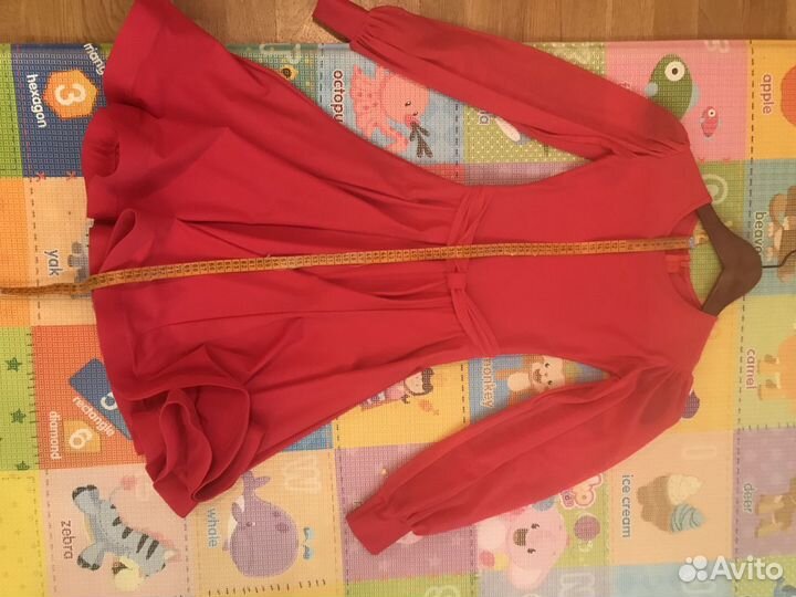 Платьe для бальных танцeв на 8-10 лeт (р.140)