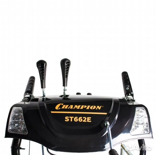 Бензиновый снегоуборщик Champion ST662E