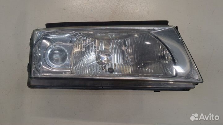 Фара (передняя) правая Skoda Octavia Tour