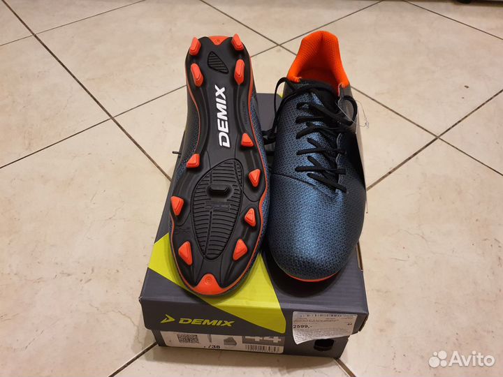 Футбольные бутсы р.44 Новые