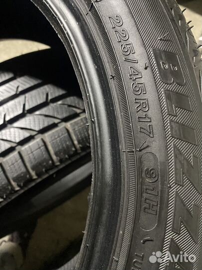 Bridgestone Blizzak LM-35 225/45 R17