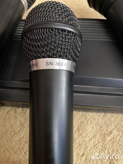 Караоке с 2 беспроводными и 2 проводные микрофоны