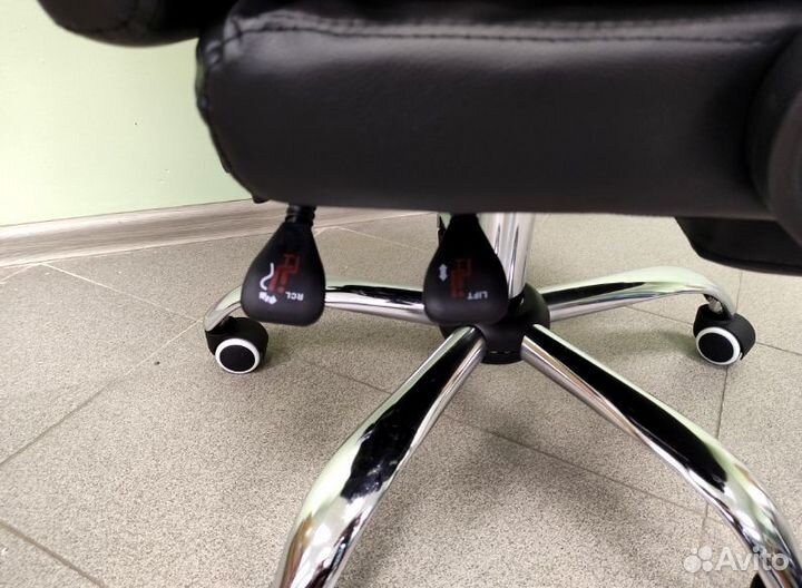 Компьютерное офисное кресло