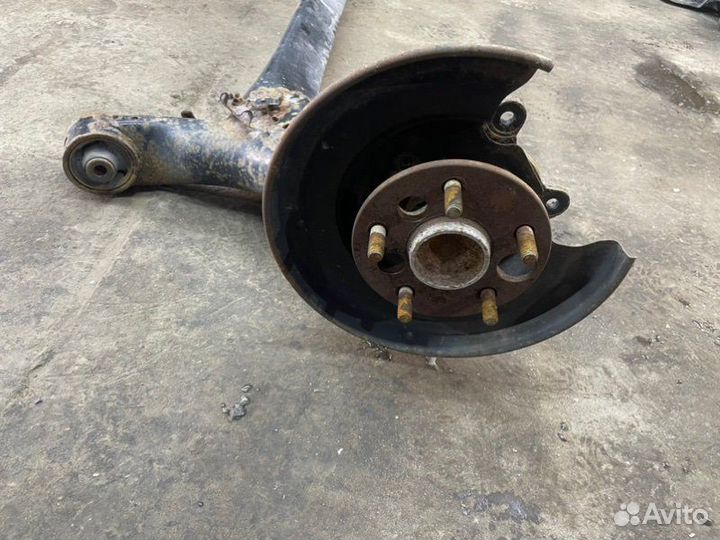 Балка поперечная задняя Toyota Corolla ZRE151L