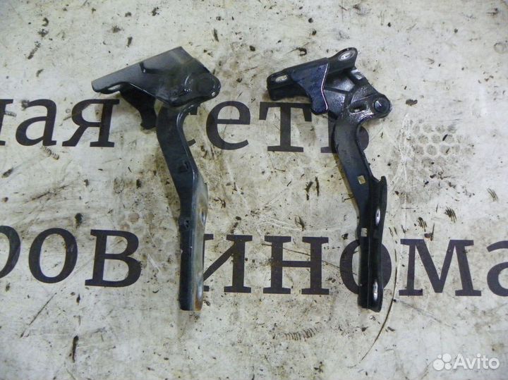 Петля капота Hyundai Tucson