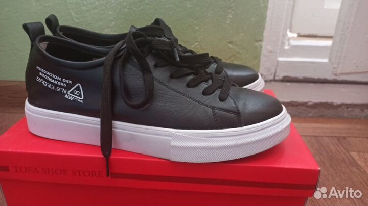 Продаю кеды