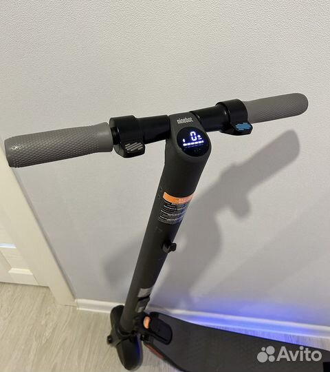 Электросамокат Ninebot kickscooter ES2